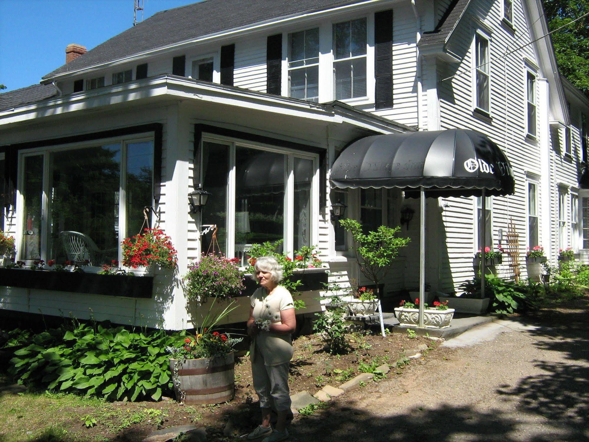 The Olde Village Inn Centreville  Exteriör bild